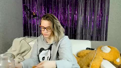 Snapshot of seductive_she_wolf chatting on March 2, 8:29 pm seductive_she_wolf online show from March 2, 8:29 pm