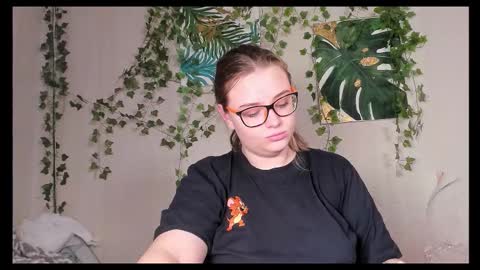 Snapshot of seductive_she_wolf chatting on October 20, 12:49 pm seductive_she_wolf online show from October 20, 12:49 pm