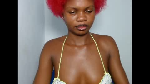 Snapshot of seductive_sugar247 chatting on April 12, 9:25 am seductive_sugar247 online show from April 12, 9:25 am