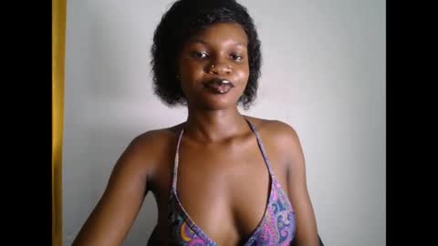 Snapshot of seductive_sugar247 chatting on May 3, 4:29 am seductive_sugar247 online show from May 3, 4:29 am