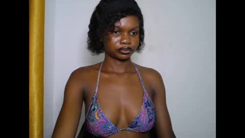 Snapshot of seductive_sugar247 chatting on May 5, 5:15 am seductive_sugar247 online show from May 5, 5:15 am