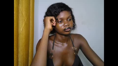 Snapshot of seductive_sugar247 chatting on May 6, 5:25 am seductive_sugar247 online show from May 6, 5:25 am