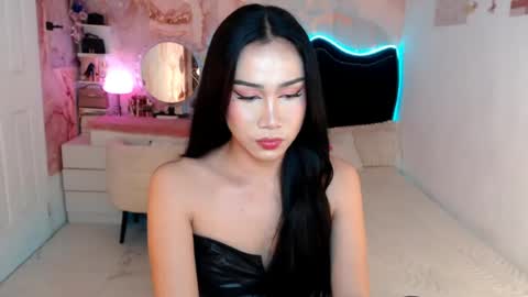 Snapshot of seductive_vana chatting on June 11, 5:11 pm Vanessa online show from June 11, 5:11 pm