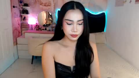 Snapshot of seductive_vana chatting on June 12, 7:24 pm Vanessa online show from June 12, 7:24 pm
