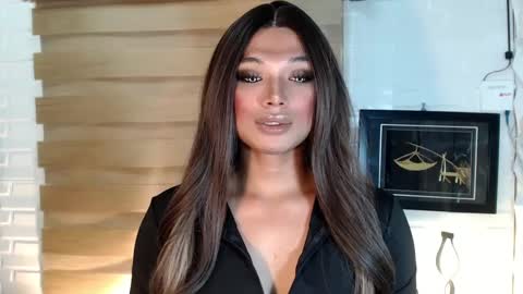 Deluxe online show from February 25, 3:38 pm