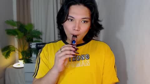 Deluxe online show from March 4, 7:36 am