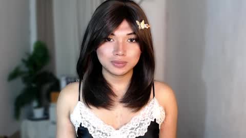 Snapshot of seductivedeluxe69 chatting on May 14, 6:42 am Deluxe online show from May 14, 6:42 am
