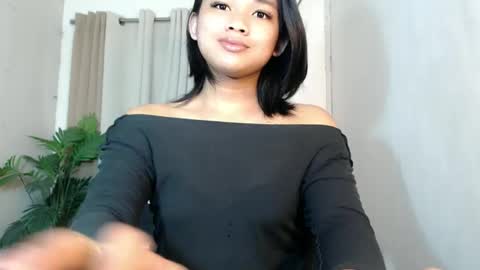 Snapshot of seductivedeluxe69 chatting on May 19, 5:36 am Deluxe online show from May 19, 5:36 am