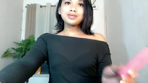 Snapshot of seductivedeluxe69 chatting on May 19, 6:36 pm Deluxe online show from May 19, 6:36 pm