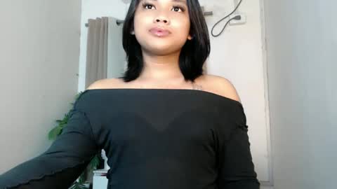 Snapshot of seductivedeluxe69 chatting on May 31, 7:26 pm Deluxe online show from May 31, 7:26 pm
