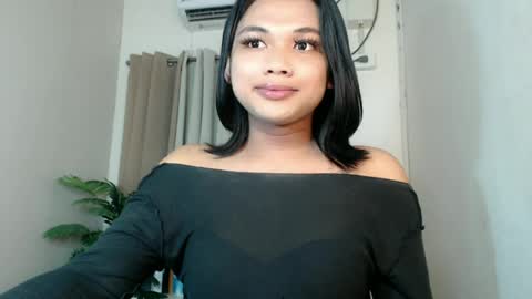 Snapshot of seductivedeluxe69 chatting on June 13, 7:12 pm Deluxe online show from June 13, 7:12 pm