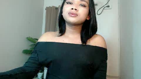 Snapshot of seductivedeluxe69 chatting on July 8, 8:35 pm Deluxe online show from July 8, 8:35 pm