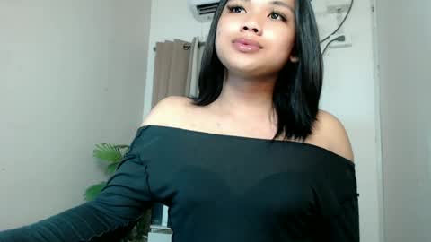 Snapshot of seductivedeluxe69 chatting on July 14, 9:47 am Deluxe online show from July 14, 9:47 am