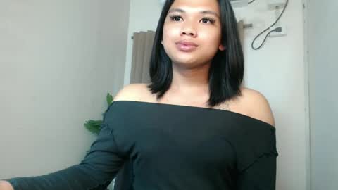 Snapshot of seductivedeluxe69 chatting on July 18, 1:54 am Deluxe online show from July 18, 1:54 am