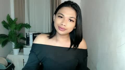 Snapshot of seductivedeluxe69 chatting on July 28, 6:20 pm Deluxe online show from July 28, 6:20 pm