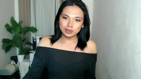 Snapshot of seductivedeluxe69 chatting on July 30, 1:21 pm Deluxe online show from July 30, 1:21 pm