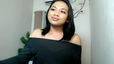 Snapshot of seductivedeluxe69 chatting on July 31, 7:57 pm Deluxe online show from July 31, 7:57 pm
