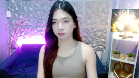 Snapshot of seductivegoddessslut chatting on February 21, 6:42 pm Ivy online show from February 21, 6:42 pm