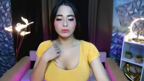 Snapshot of seductivelatina69 chatting on October 10, 7:29 am Lala online show from October 10, 7:29 am