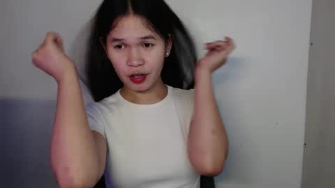 Snapshot of seductivemegoftheworld_ chatting on December 10, 5:07 am MEG online show from December 10, 5:07 am