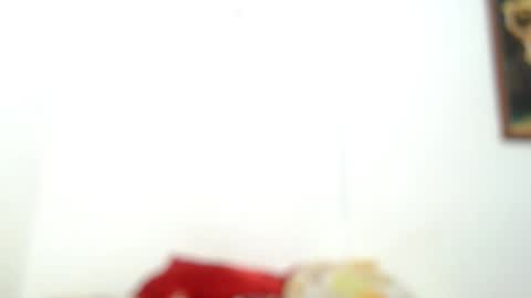 Estefany online show from December 17, 1:05 pm