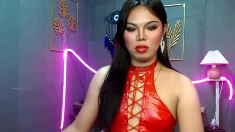 Snapshot of seductress_lust chatting on October 18, 11:33 am cassie online show from October 18, 11:33 am
