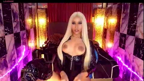 Snapshot of seductresskatarina chatting on May 16, 5:12 pm KATARINA LUST online show from May 16, 5:12 pm