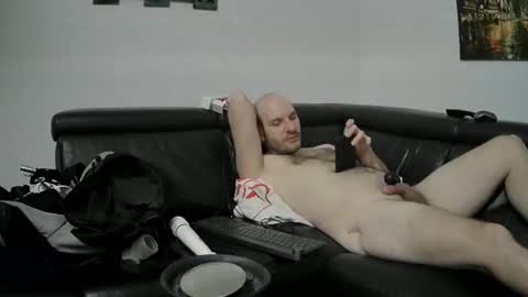 Snapshot of seeebi chatting on December 13, 6:21 am Sebastian online show from December 13, 6:21 am