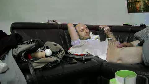 Snapshot of seeebi chatting on December 28, 5:44 am Sebastian online show from December 28, 5:44 am