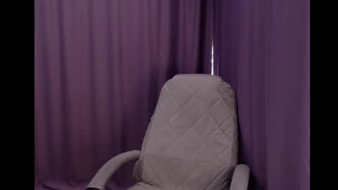 Emily online show from April 15, 6:42 am