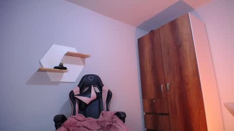 Snapshot of sejmet_5 chatting on January 21, 5:38 am Yeyis online show from January 21, 5:38 am