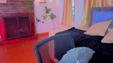 Call me S E L E N A   online show from April 3, 4:16 pm