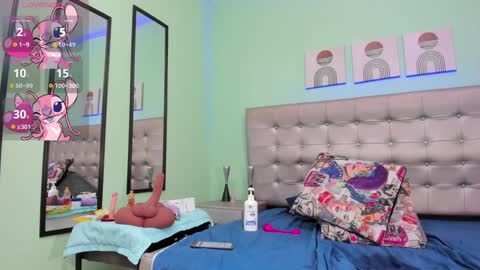 Selena online show from February 8, 8:09 am