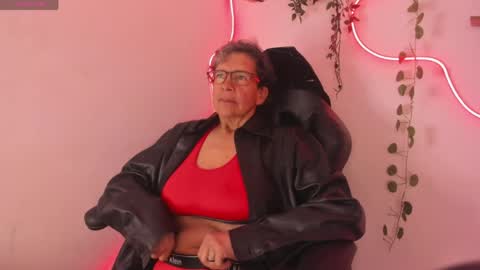 Snapshot of selena_ferreira chatting on April 20, 11:13 am Selena online show from April 20, 11:13 am