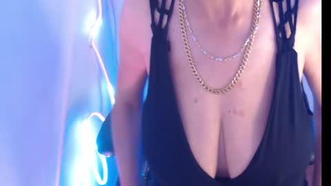Snapshot of selena_ferreira chatting on May 11, 2:45 pm Selena online show from May 11, 2:45 pm