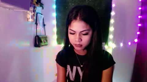 Snapshot of selena_fox2000 chatting on April 21, 1:18 am selena_fox2000 online show from April 21, 1:18 am