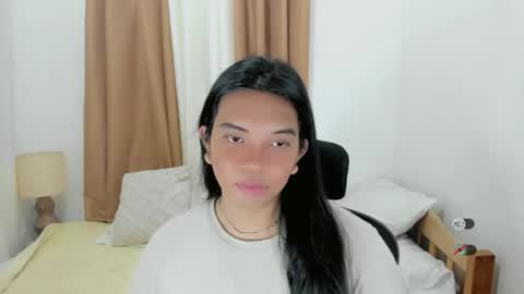 Snapshot of selena_fuckdoll chatting on December 21, 9:38 am Selena online show from December 21, 9:38 am