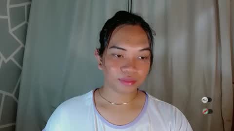 Snapshot of selena_fuckdoll chatting on February 1, 5:06 am Selena online show from February 1, 5:06 am