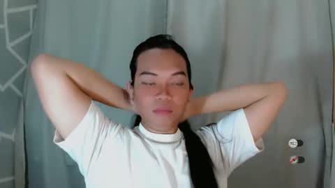 Snapshot of selena_fuckdoll chatting on February 6, 1:32 am Selena online show from February 6, 1:32 am