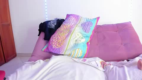 Karen online show from April 13, 2:33 pm