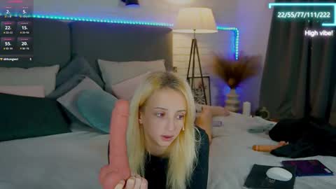 Selena Lily online show from October 9, 1:09 pm