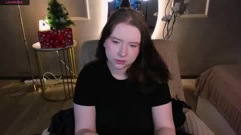 Selena online show from December 14, 1:27 pm