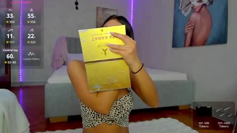 Snapshot of selena_reeves chatting on April 29, 5:55 am Selena online show from April 29, 5:55 am