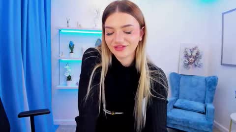 Snapshot of selenaemoore chatting on October 4, 5:16 am selenaemoore online show from October 4, 5:16 am