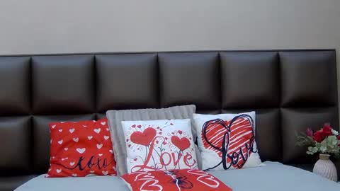 Snapshot of selenahanson chatting on February 13, 9:11 pm SelenaHanson online show from February 13, 9:11 pm