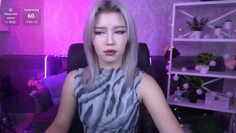 selenairis online show from October 12, 7:29 am