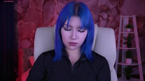 selenairis online show from December 17, 9:43 pm