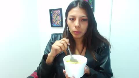 Selena online show from December 23, 6:27 pm