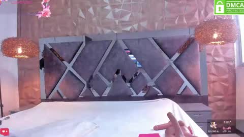 selene__lopez_ online show from June 2, 7:05 pm