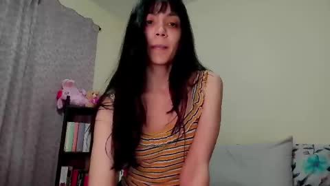 Snapshot of selene_hebe chatting on May 6, 1:36 am selene_hebe online show from May 6, 1:36 am